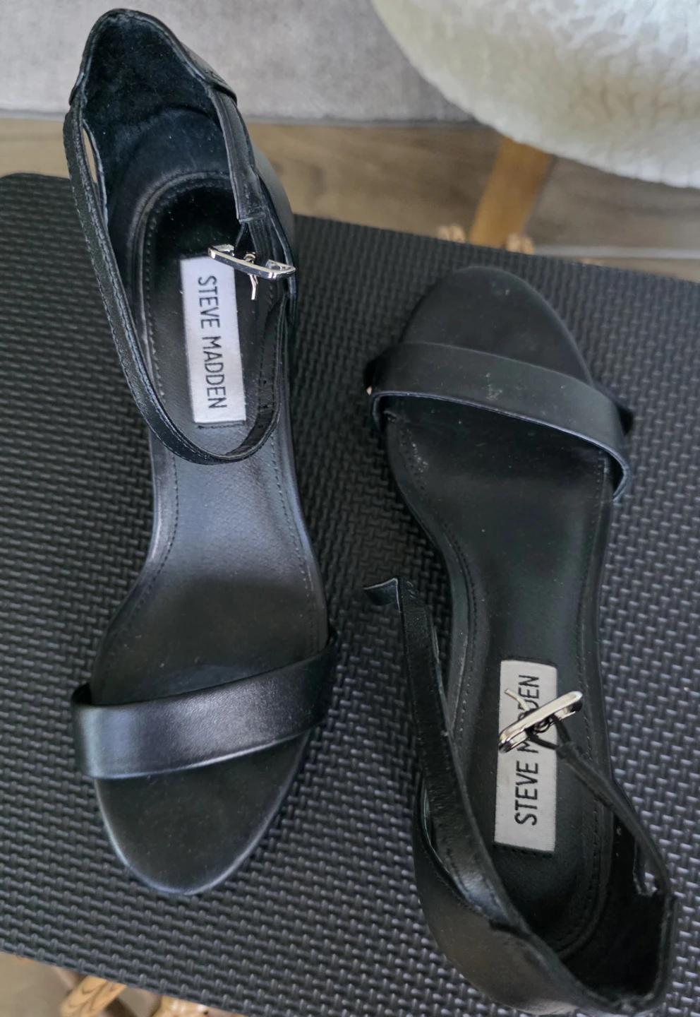 Steve Madden Black Leather Block Heel Sandals size 6 - photo 4