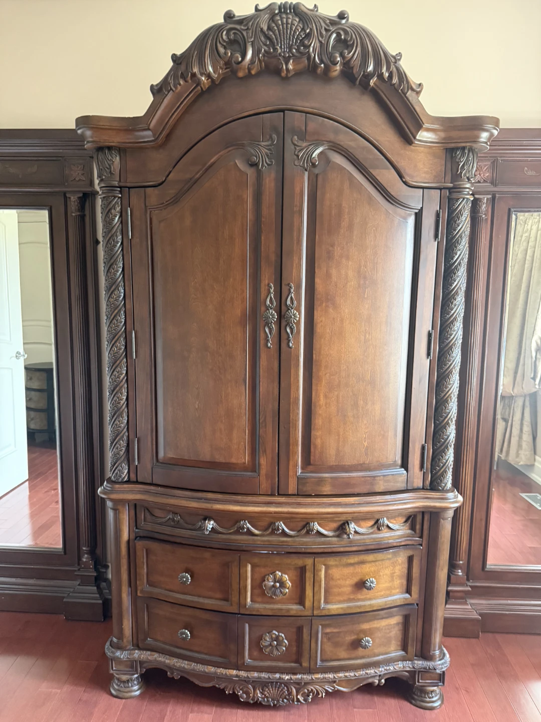 Vintage Style Armoire Wardrobe with Drawers