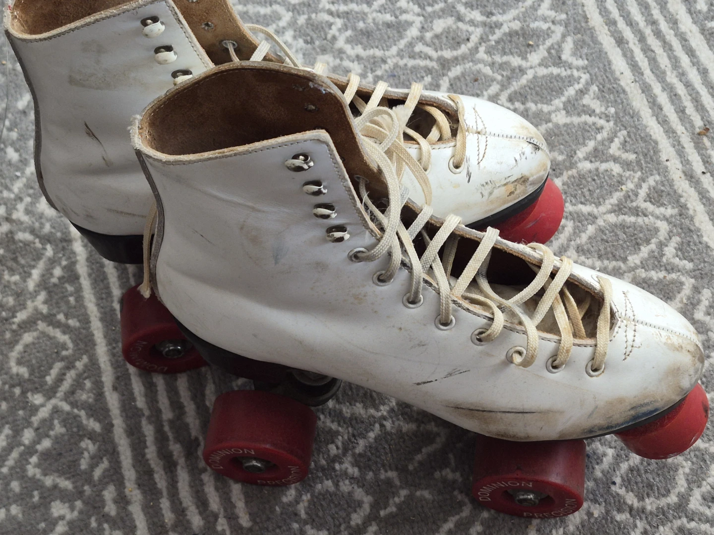 Women's size 7 White Roller Skates