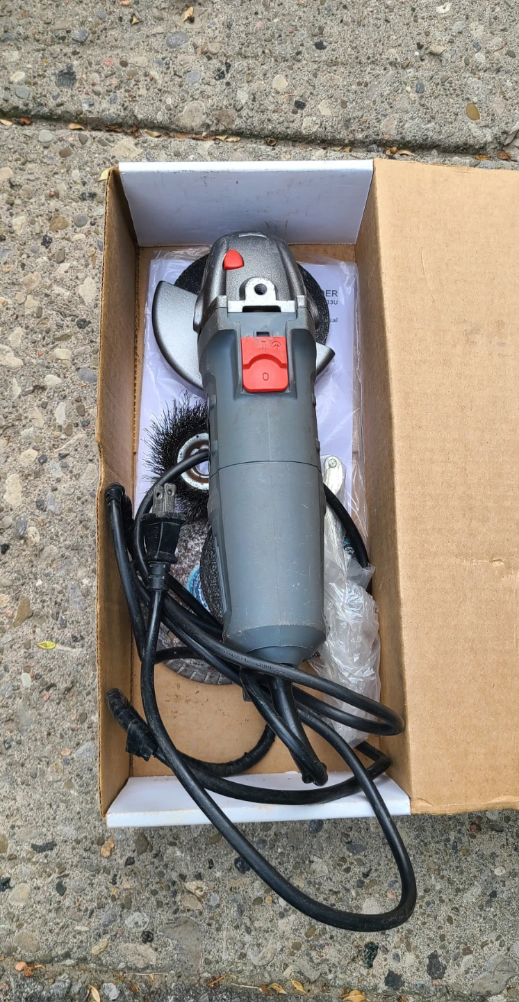 4 1/2" Angle Grinder - Corded - Great Condition - photo 3