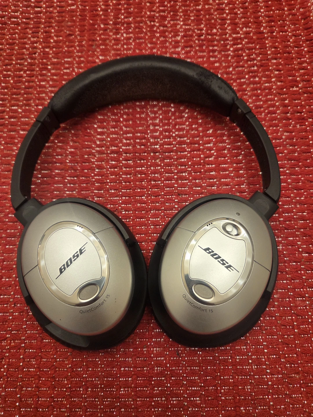 Bose QuietComfort 15 Acoustic Noise Cancelling Headphones Used