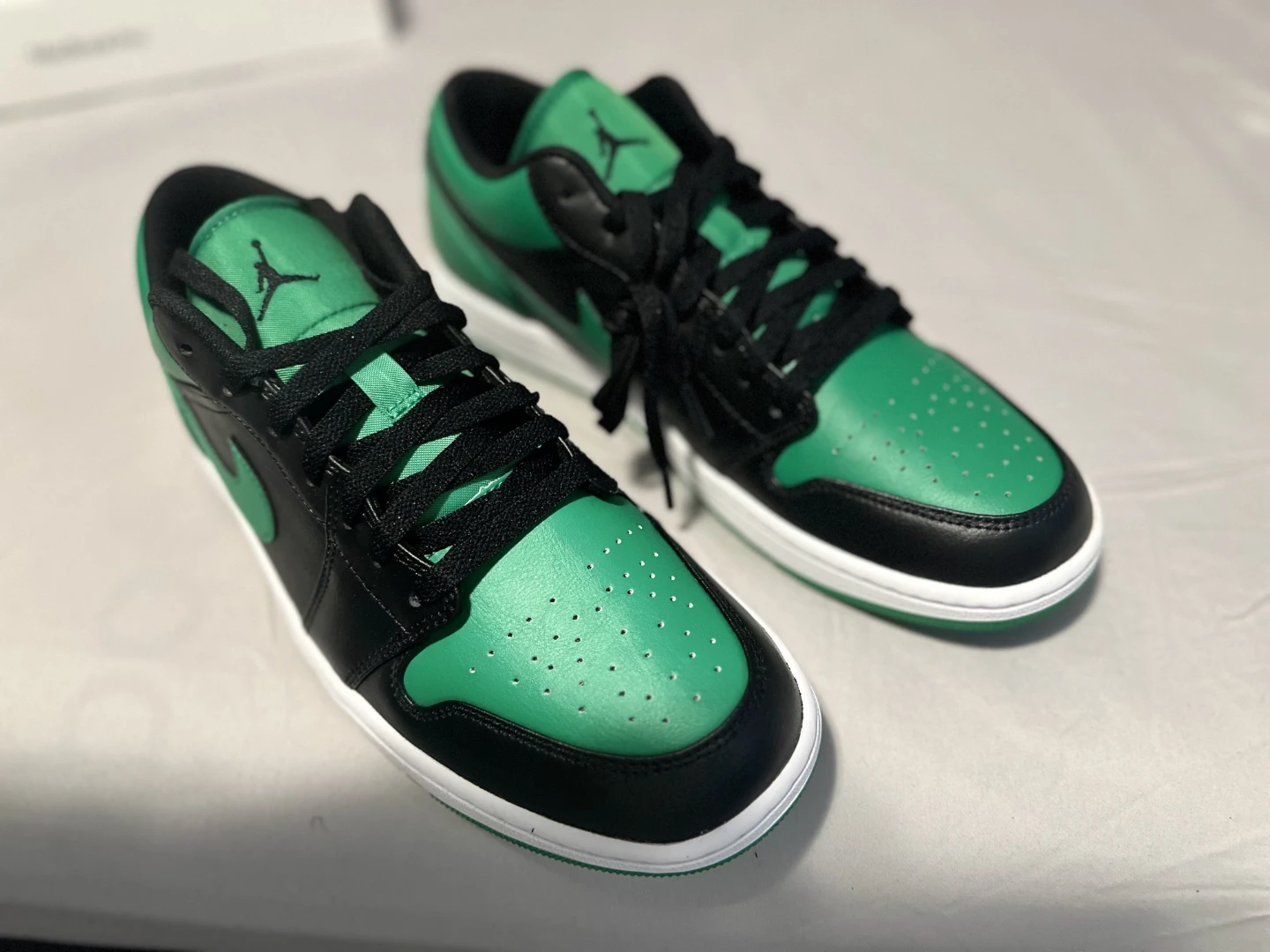Air Jordan 1 Low SE "Green Glow" Sneakers