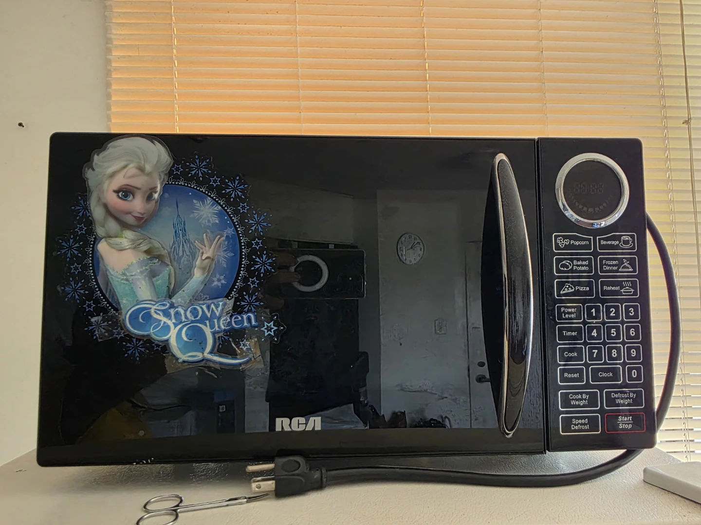 RCA  Microwave - photo 2