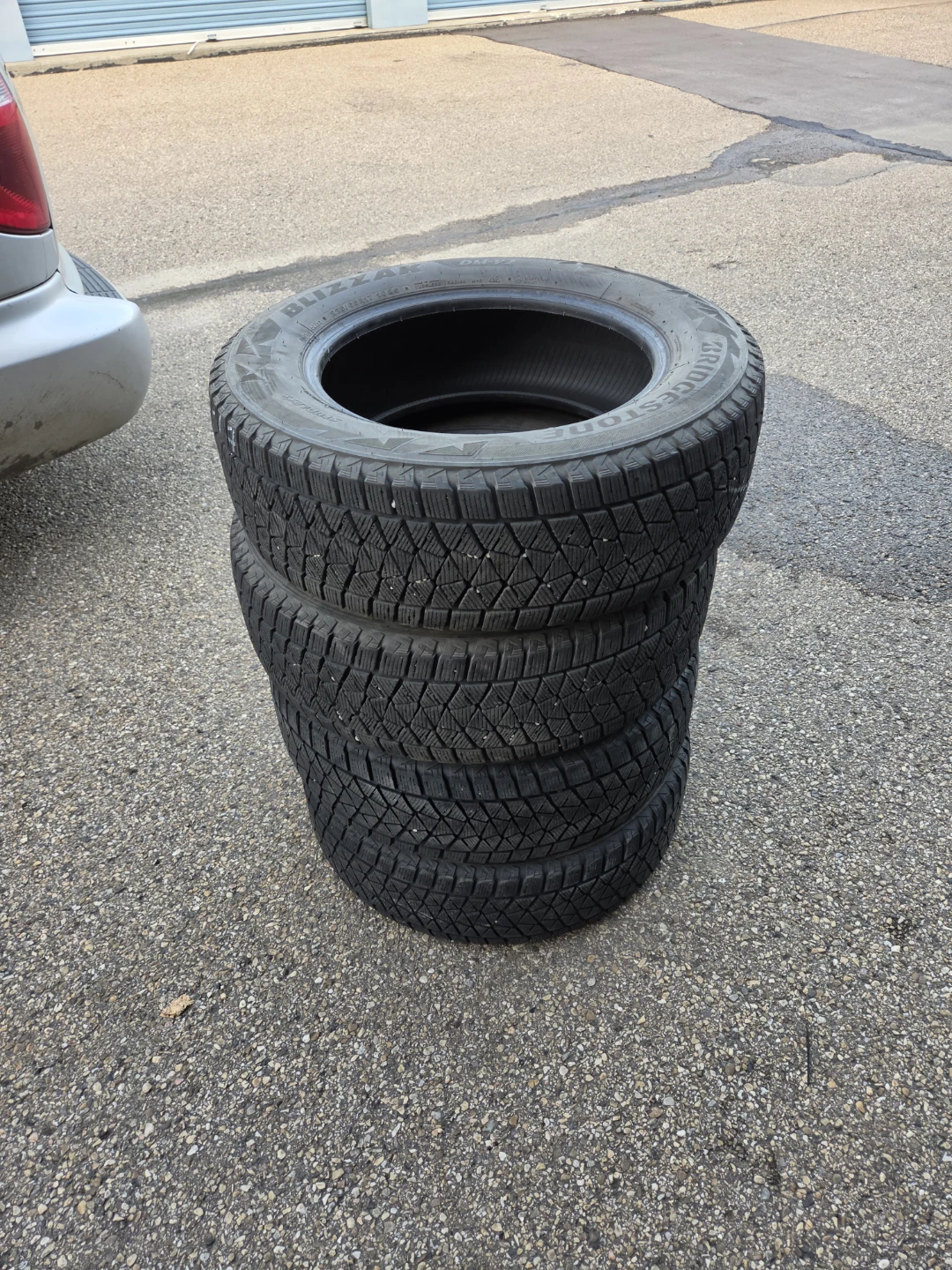 Bridgestone Blizzak 225/65R17 Snow Tires (Set of 4)