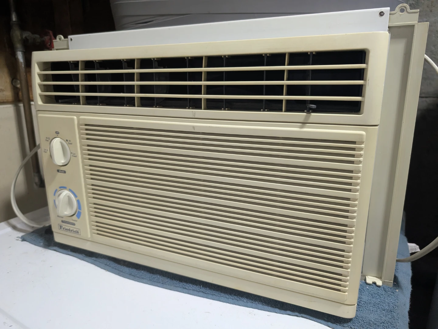 Friedrich Air Conditioner ZQ05A10B