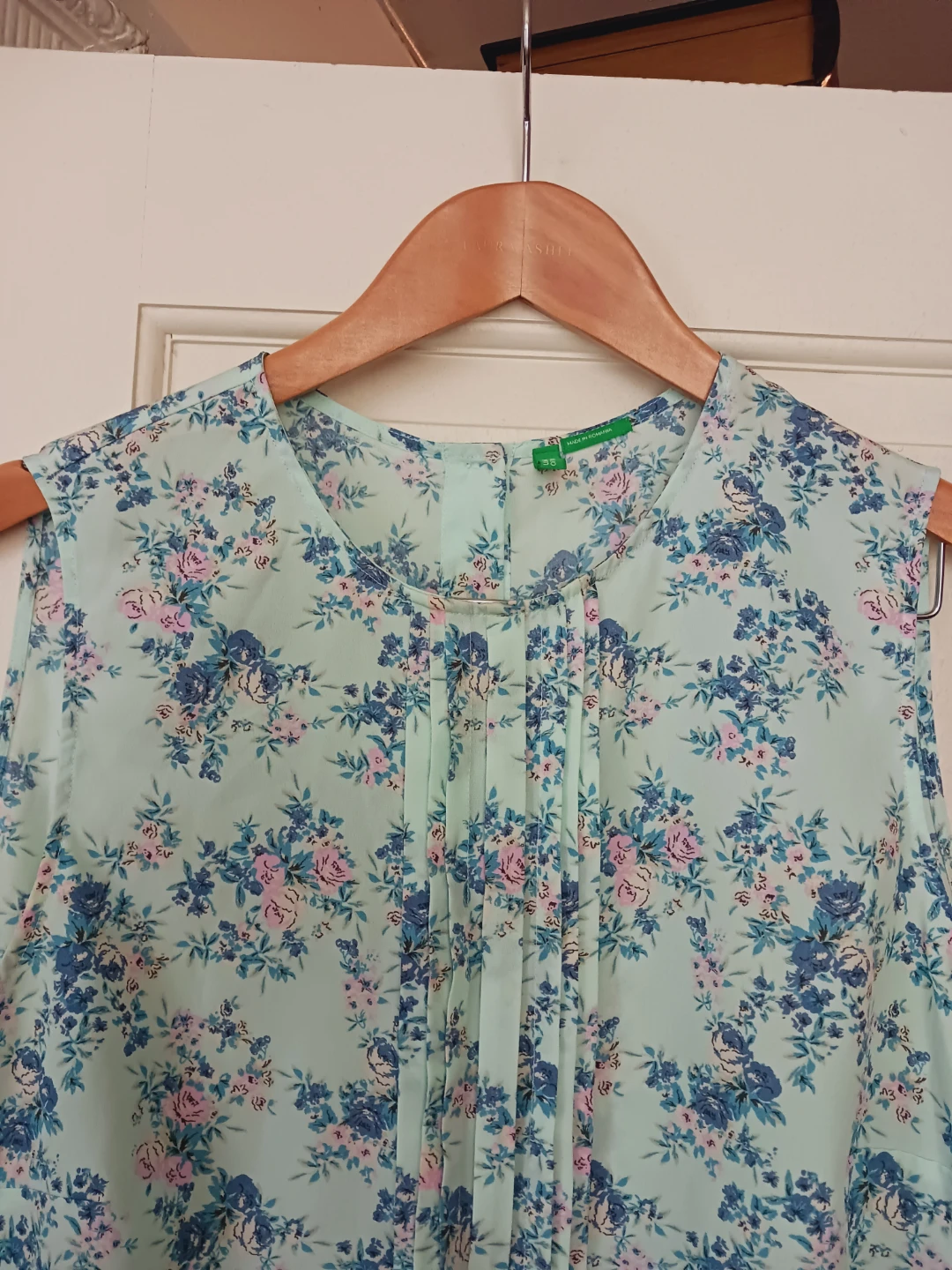 United Colors of Benetton Floral Sleeveless Blouse - photo 5