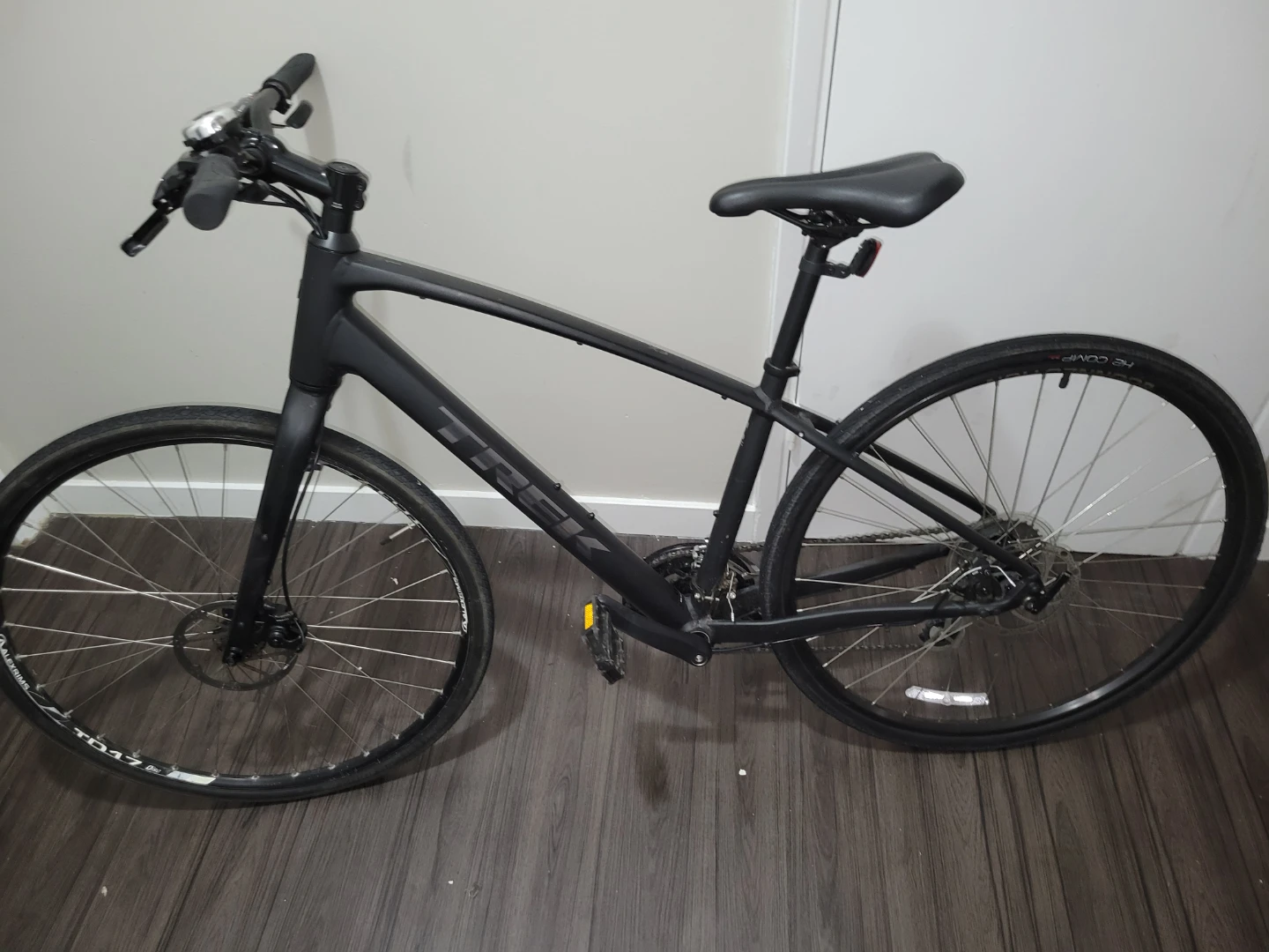 Trek FX 2 Disc Hybrid Bike