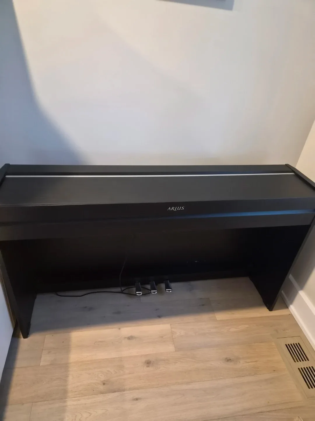 YAMAHA ARIUS  Digital Piano
