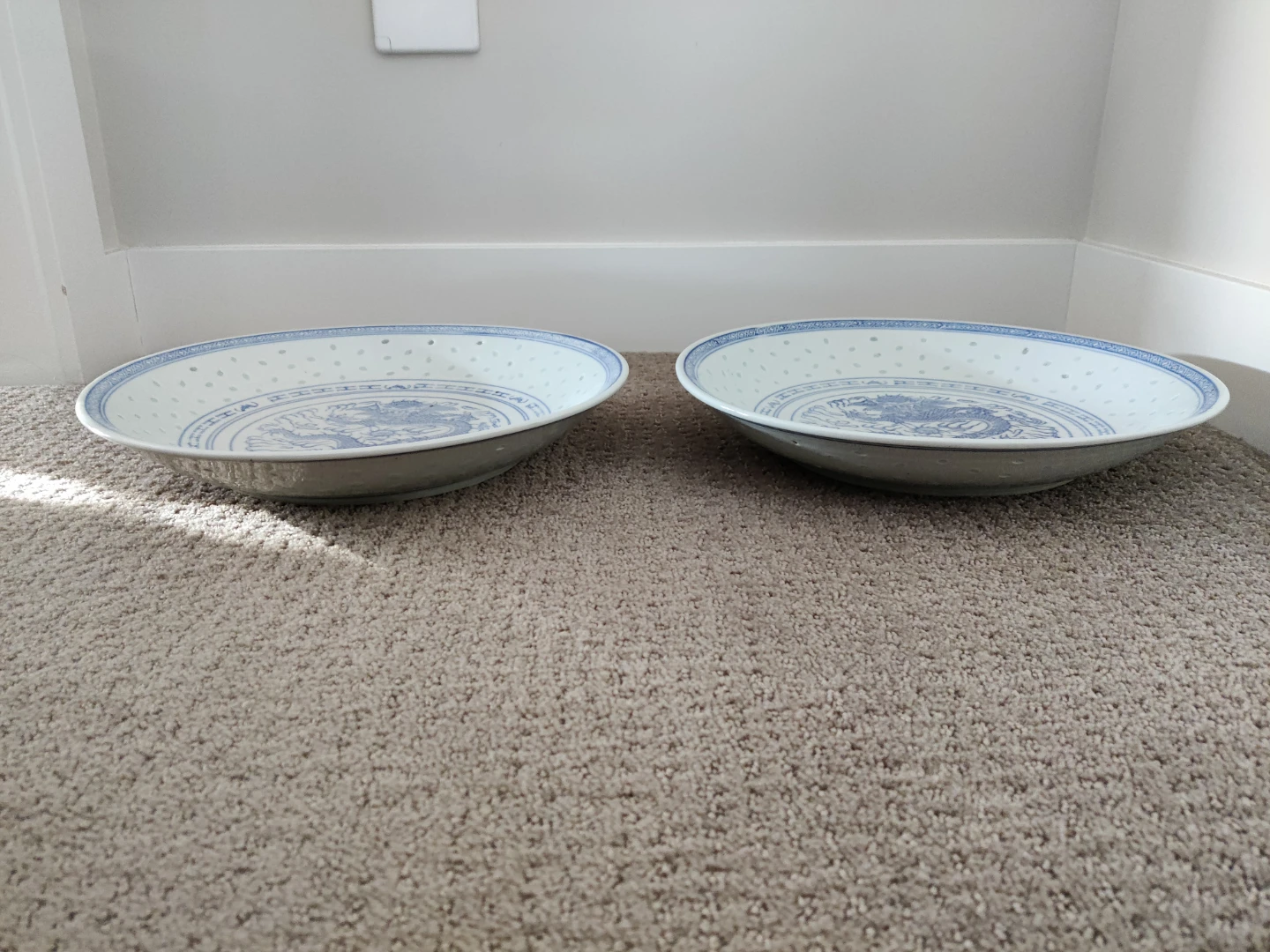 12" Chinese Blue & White Rice Eyes Dragon Tray Plates Marked - photo 2