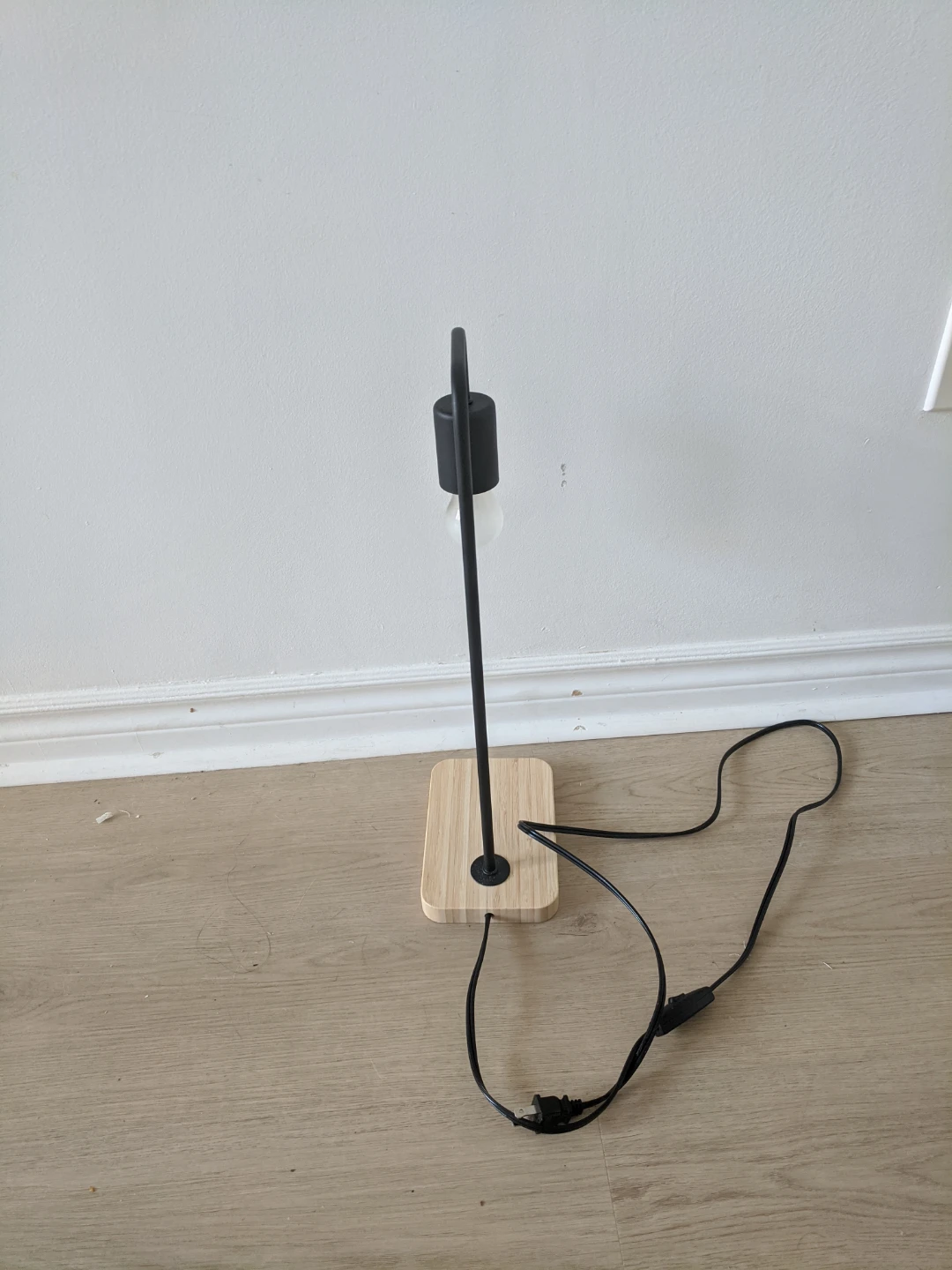 IKEA TVÄRHAND Table Lamp - photo 2