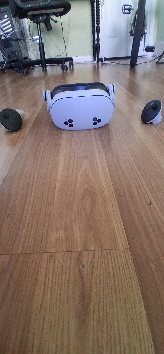 Meta Quest 3s  VR Headset with Controllers
