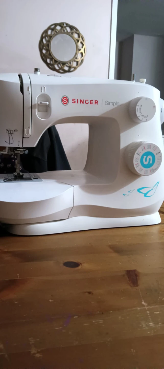 Singer Simple Sewing Machine