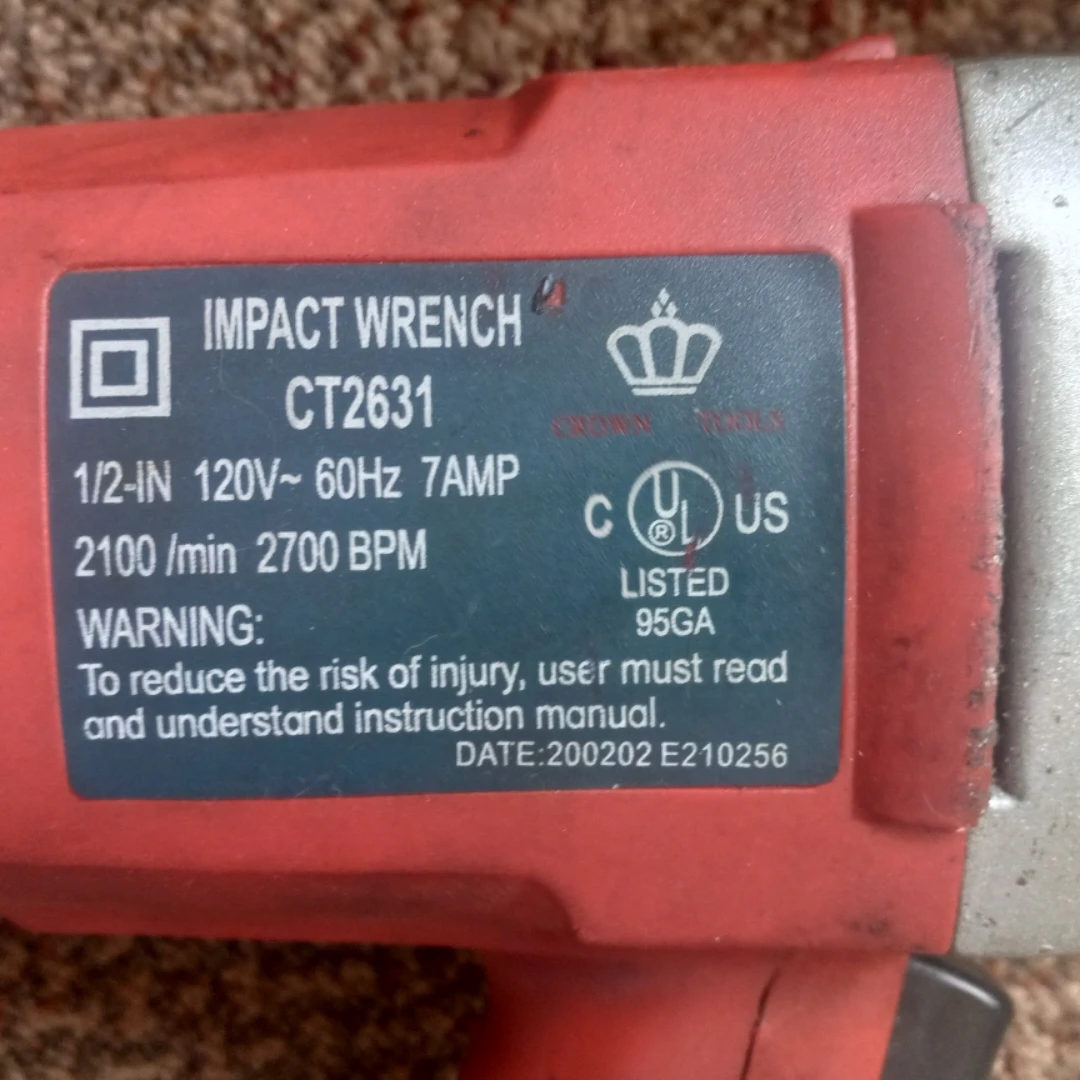 Crown CT2631 Impact Wrench with Case