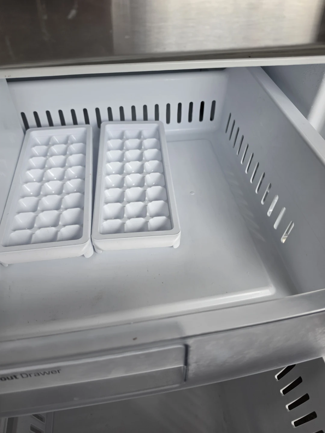 LG French Door Refrigerator LFC24786ST - photo 4