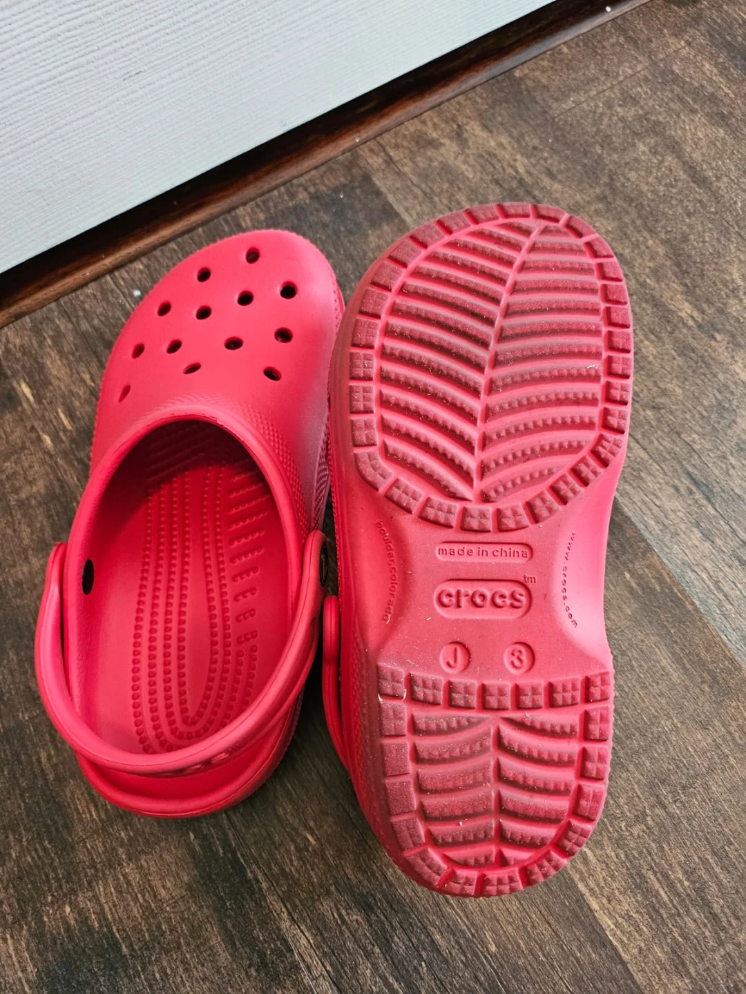 Kids Red Crocs Clogs Size J3 - photo 2