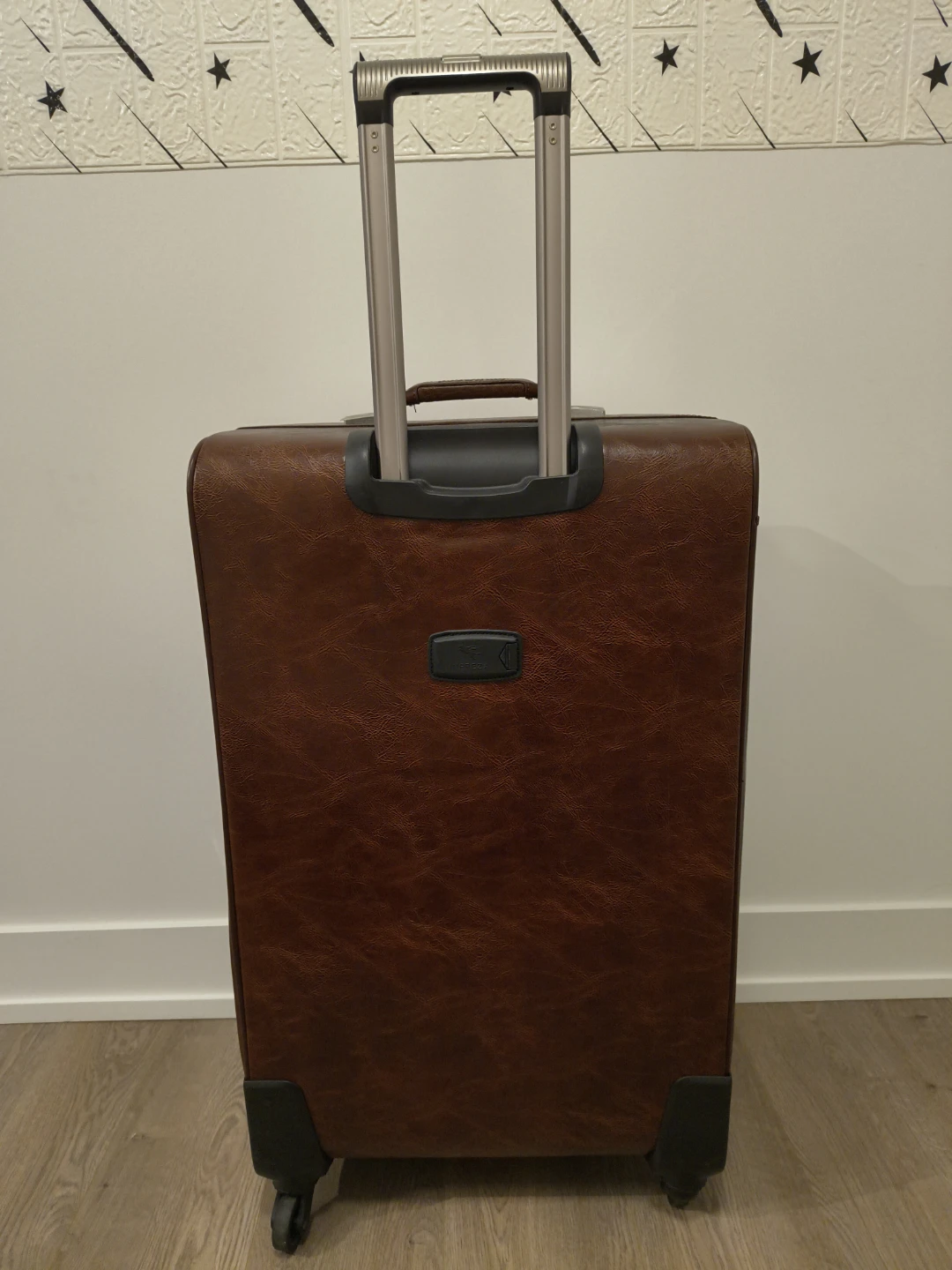Like New Impreza Brown Leather Spinner Suitcase – Used Twice! - photo 4
