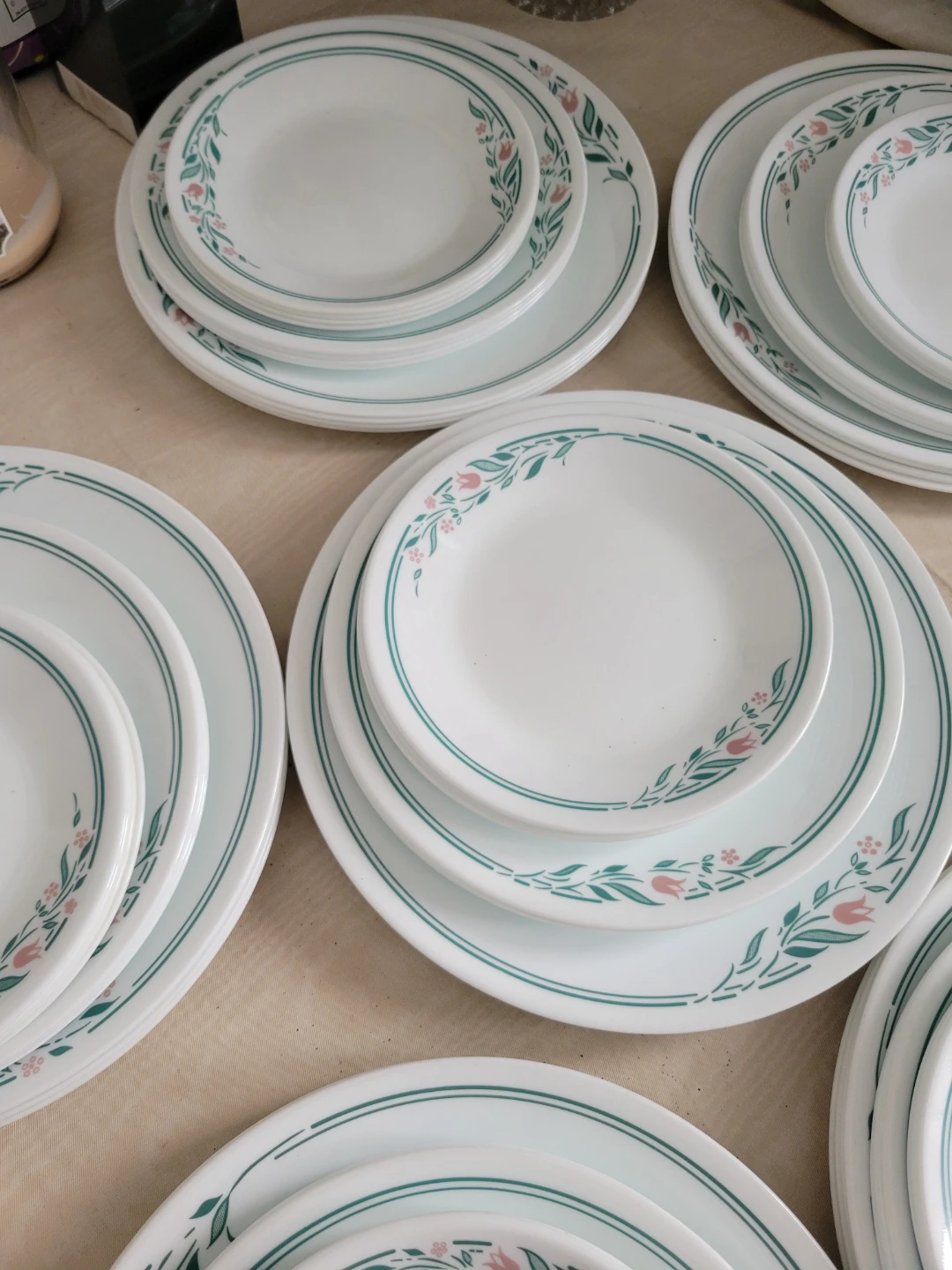 12 pcs Corelle Dinnerware Sets, $29 each - photo 3