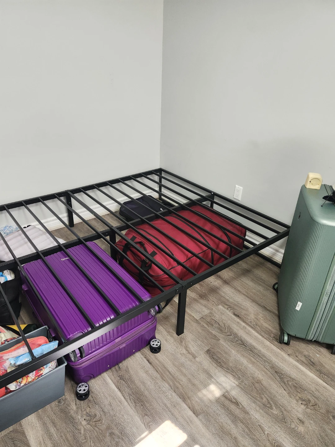 Metal Bed Frame queen size - photo 4