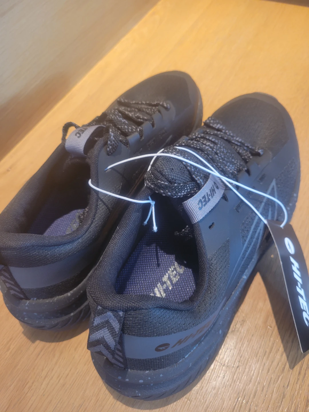 NEW Hi-Tec Men's Black Running Shoes - Size 9