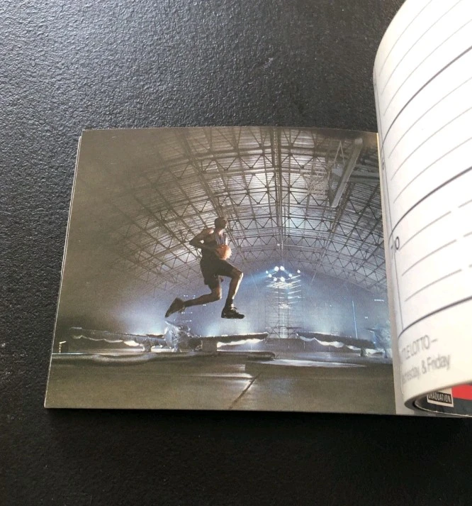 Michael Jordan Dunkin flip Book - photo 5