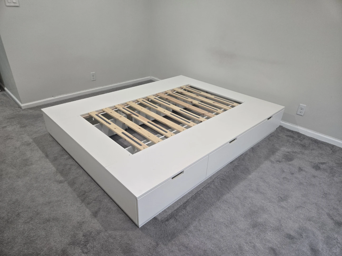 Queens size bed frame with six drawers - photo 2