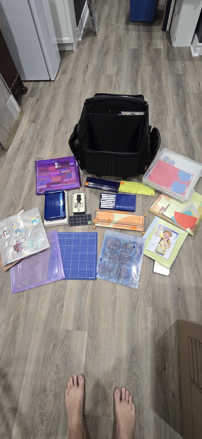 Creative Memories Scrapbook Crafting Rolling Bag & Paper Trimmer - photo 5