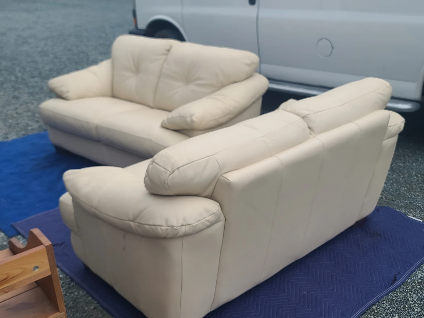 Chateau d'Ax Italian Leather Sofa & Loveseat Set – Made in Italy - photo 2