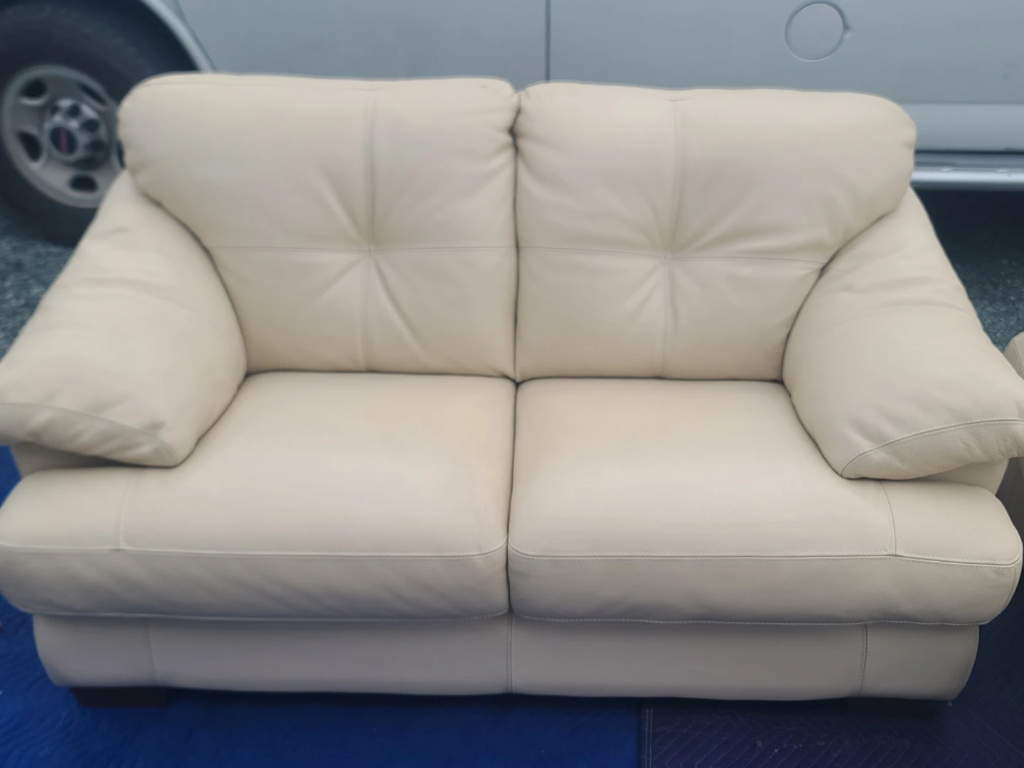 Chateau d'Ax Italian Leather Sofa & Loveseat Set – Made in Italy - photo 4