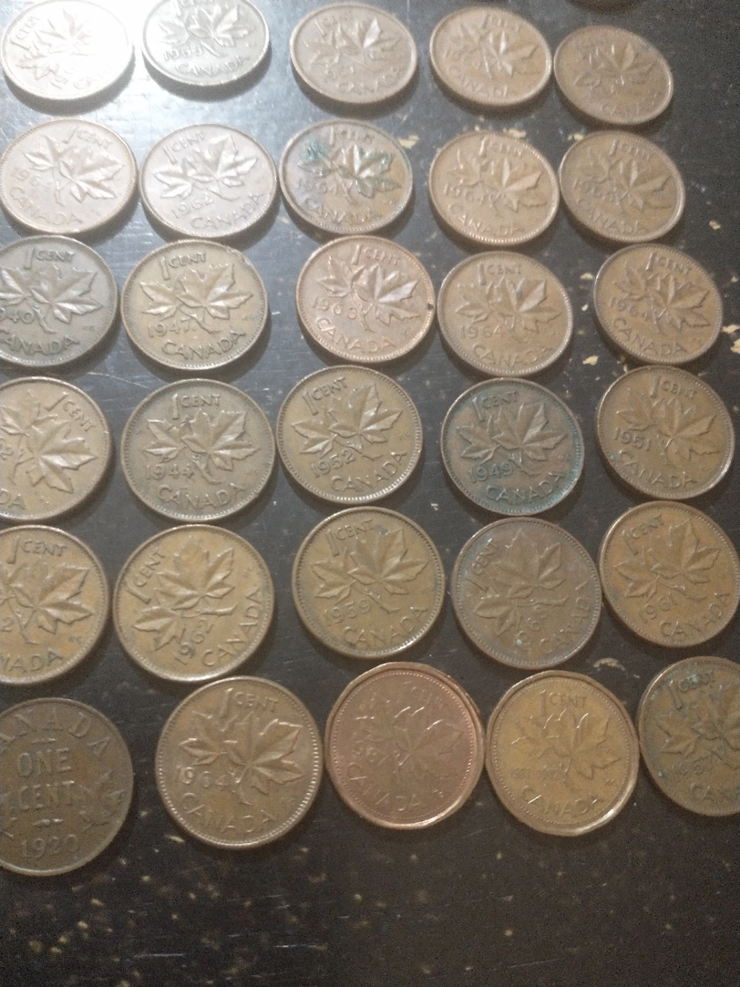 Roll #2 of mostly Canadian cents, 1940-1969 - photo 3