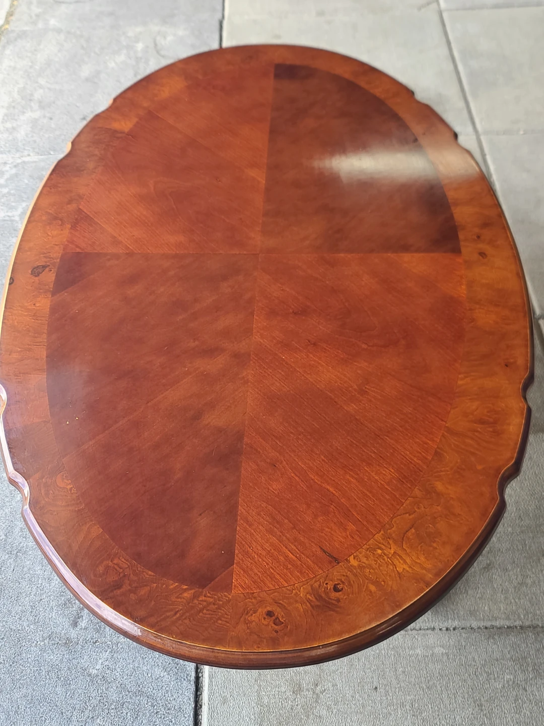 Oval Queen Anne Style Wood Coffee Table - photo 3
