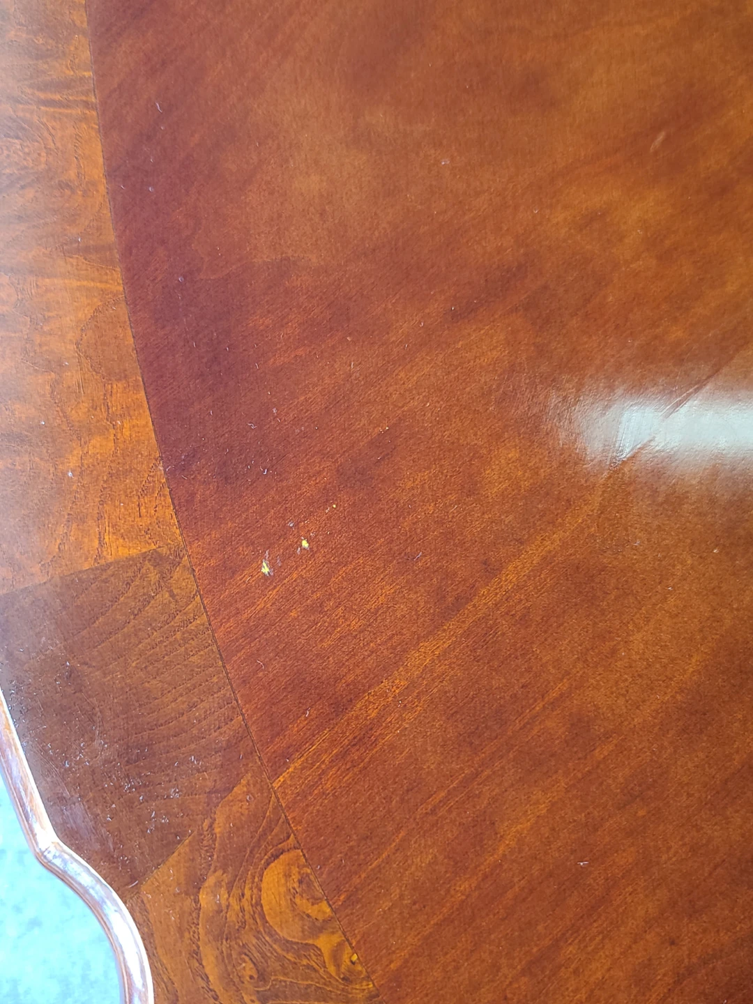 Oval Queen Anne Style Wood Coffee Table - photo 4