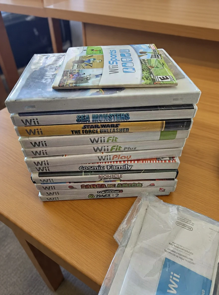 Nintendo Wii Console Gaming Bundle - photo 3