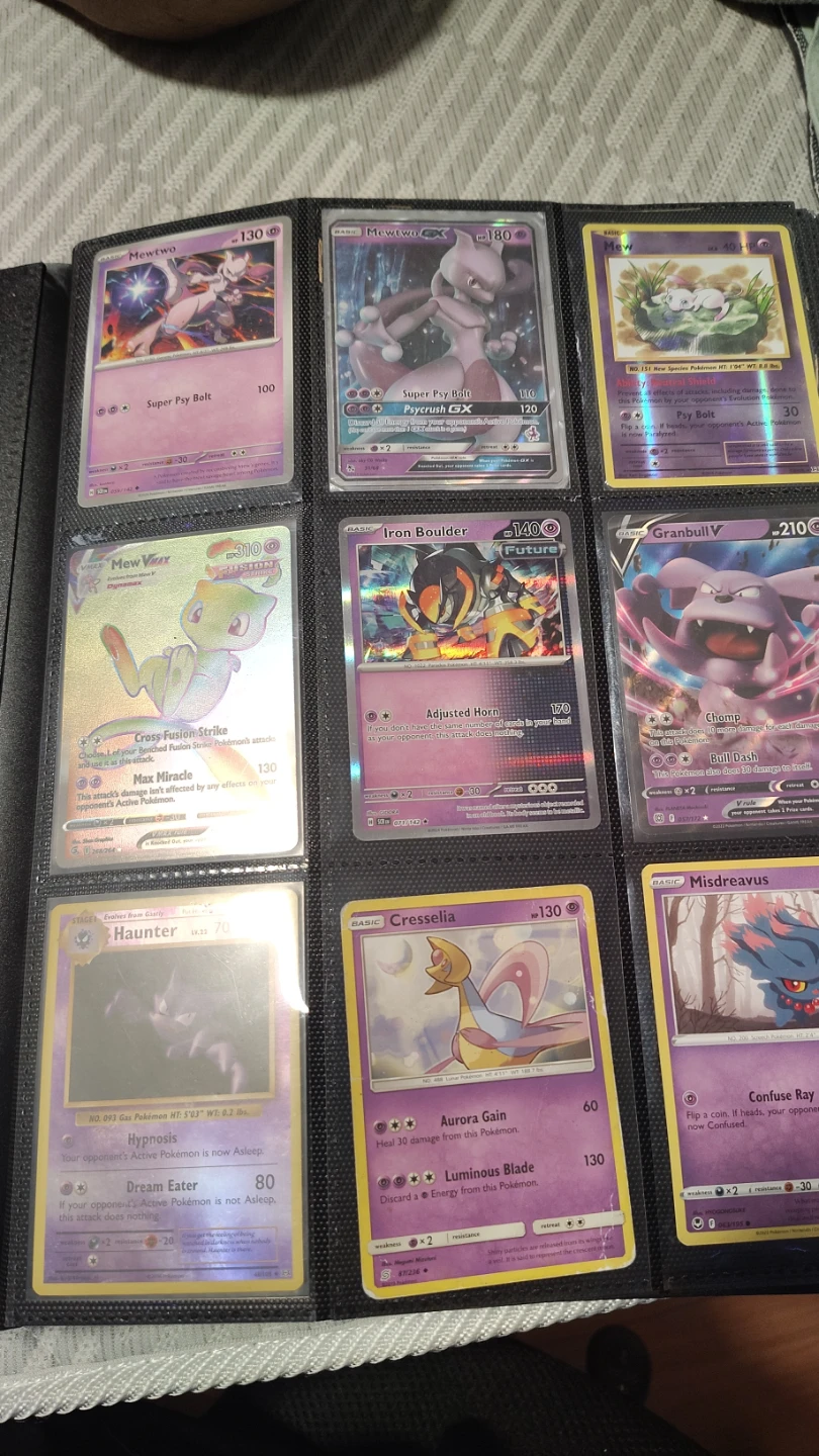 Pokemon binder worth 600$have more photos I couldn't fix