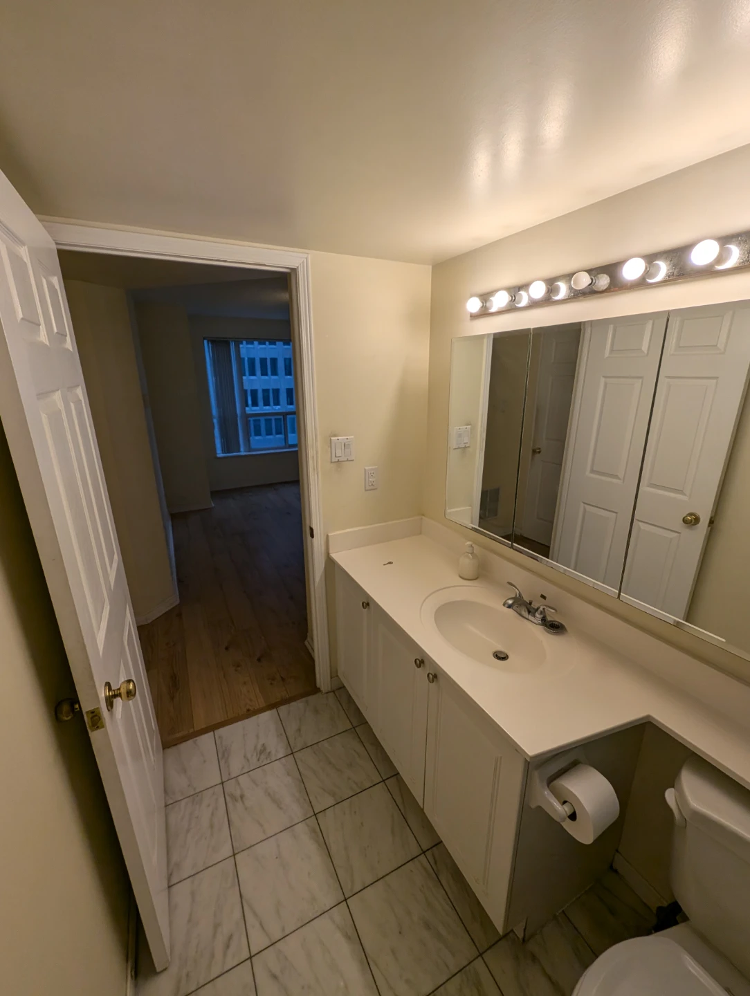 Master BR for Rent at Bay and Wellesley in 2BR 2 Bath - photo 5