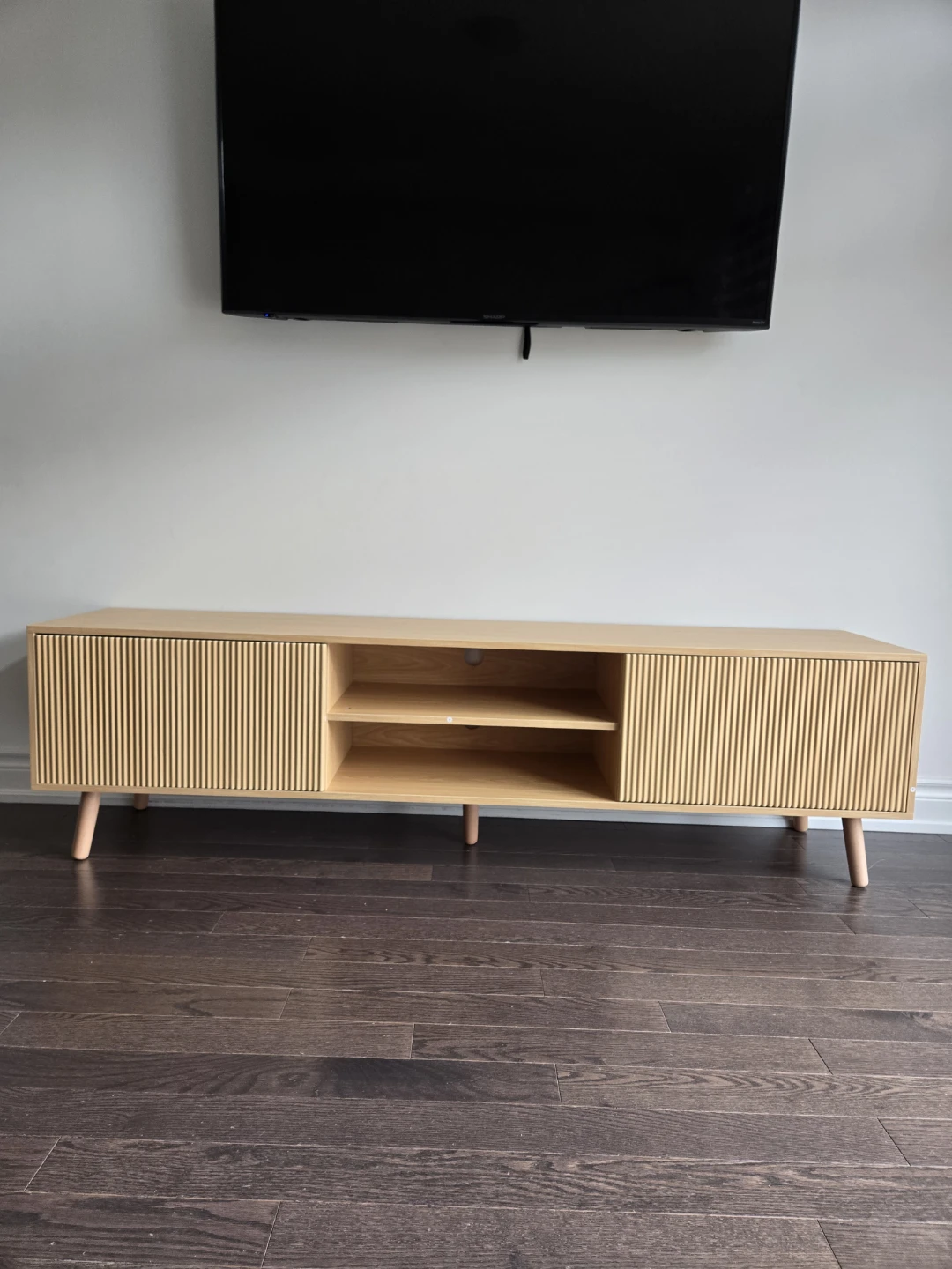 Flutted tv stand for 80 inch tv or less warehouse sale - photo 4