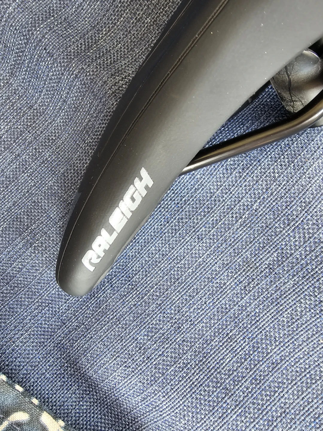 Raleigh Bicycle Seat new - photo 4
