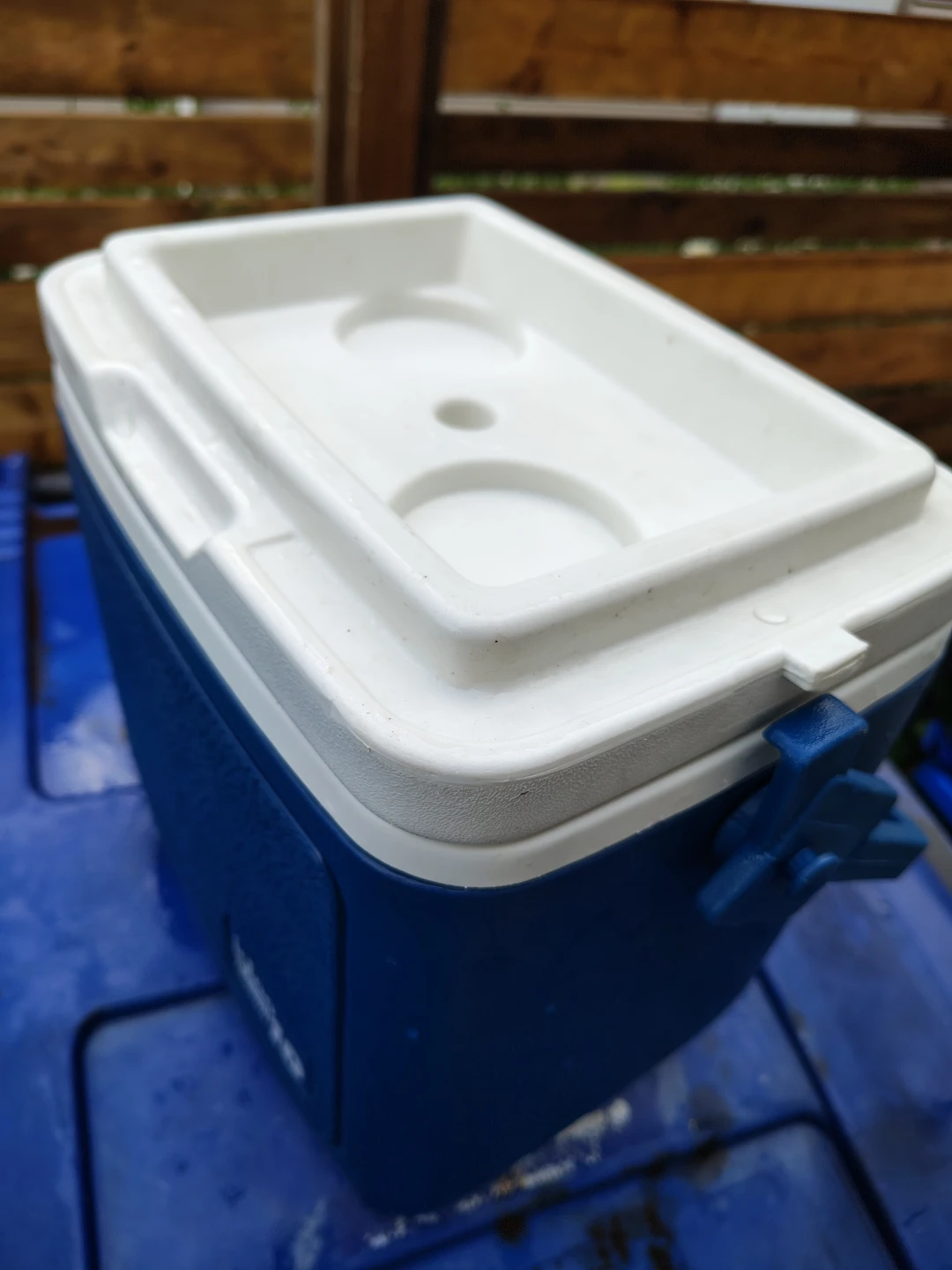 IGLOO 10qt Legend Lunch Cooler with Locking Handle - photo 4