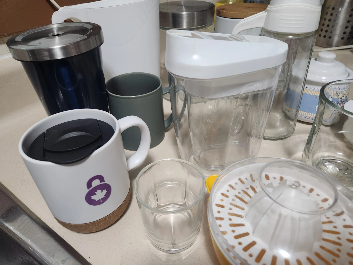 Kitchenware Assortment - Mugs, Pitchers, Jars & Citrus Juicer - photo 4