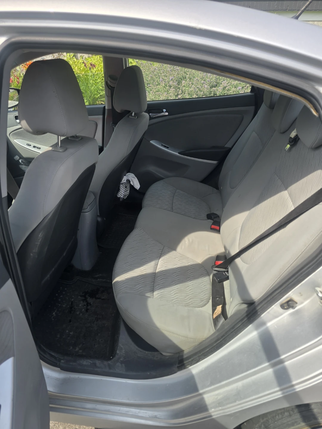 Hyundai Accent Sedan - photo 4