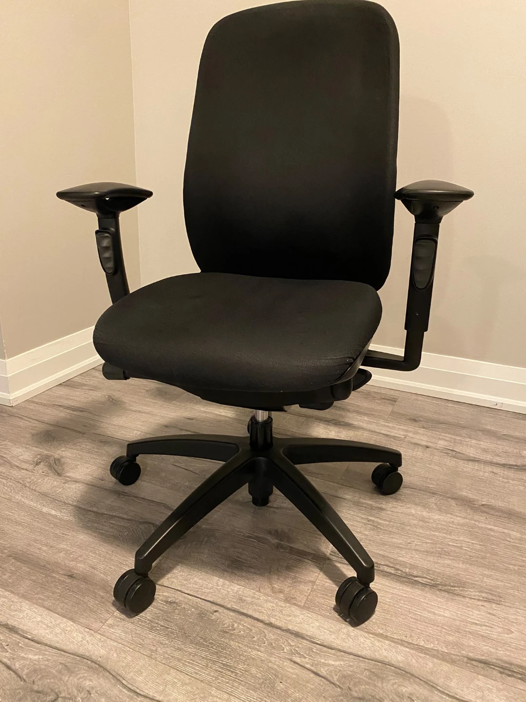 Black Ergonomic Office Chair - photo 3