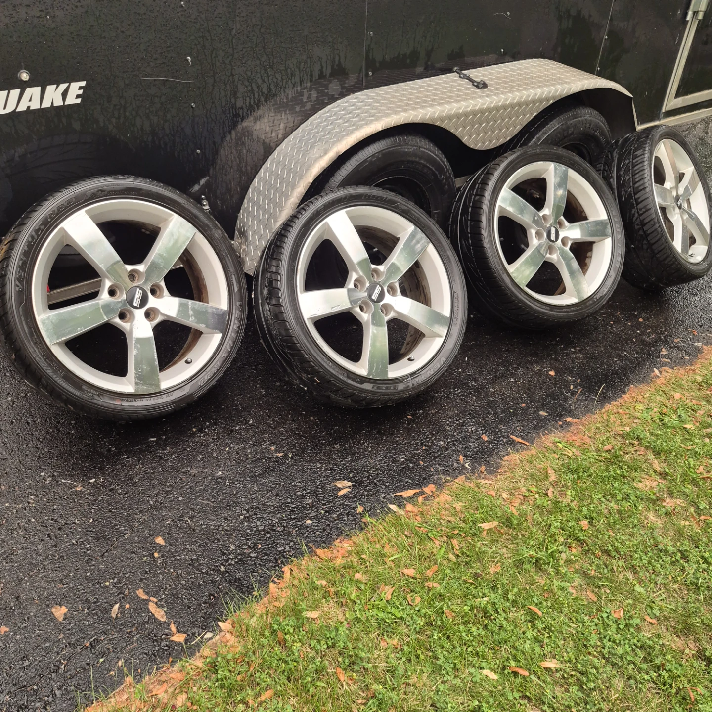 Camaro SS 18 inch Rims and Tires Set - photo 2