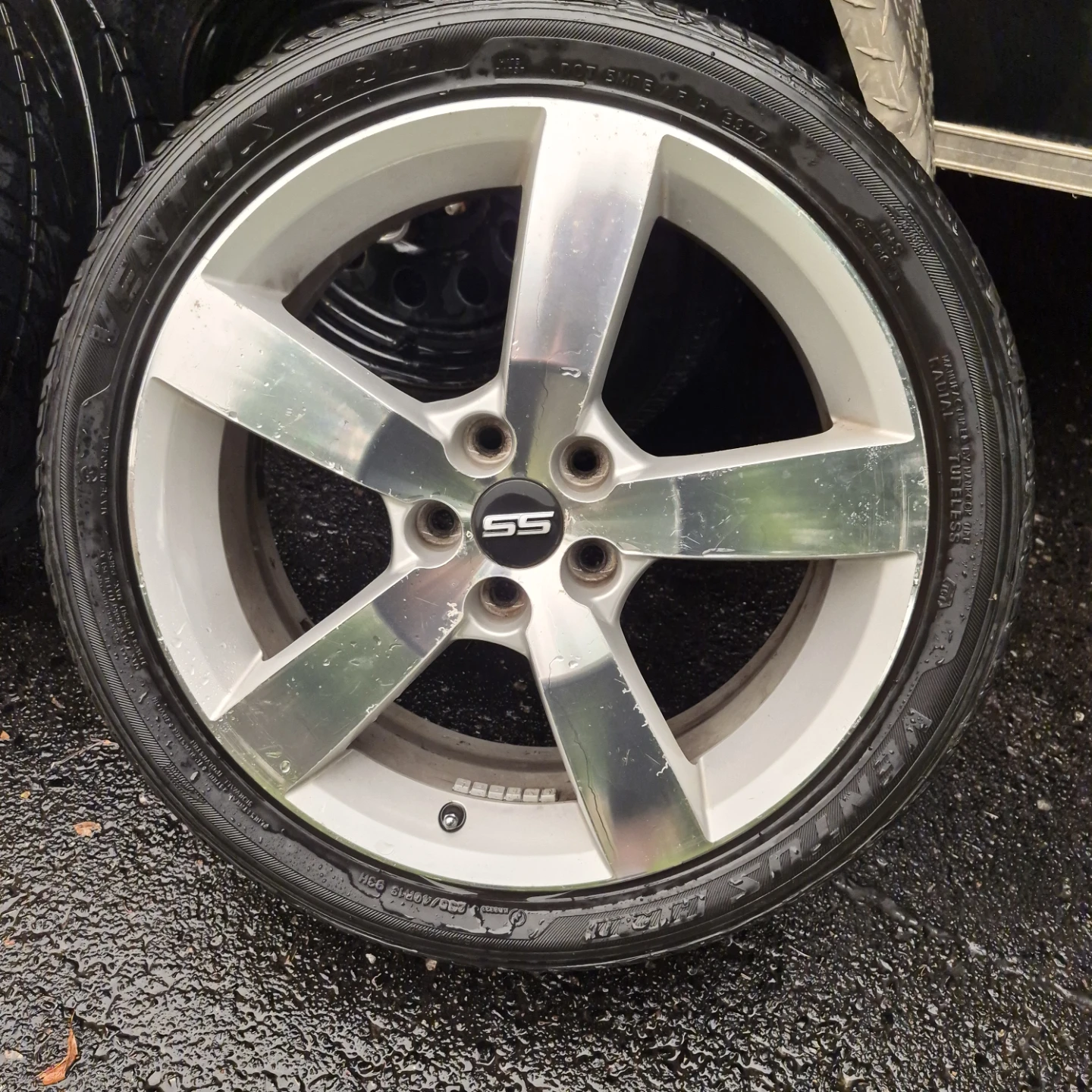 Camaro SS 18 inch Rims and Tires Set - photo 4