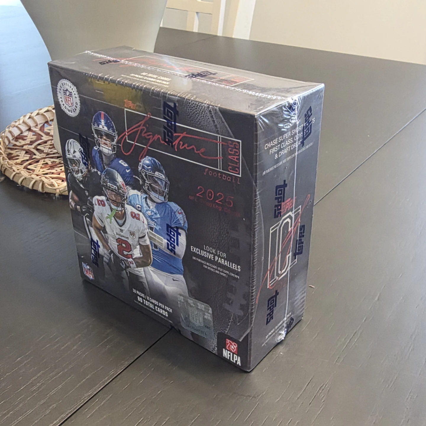 Topps 2025 NFL Signature Class Football Trading Card Box - photo 2