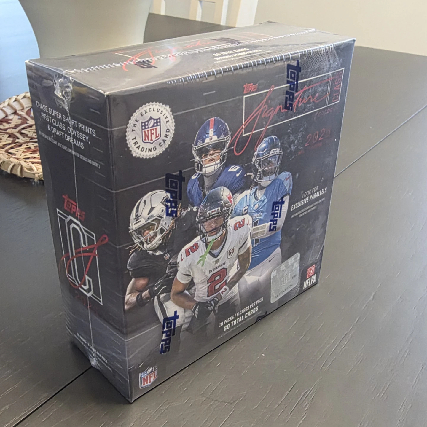Topps 2025 NFL Signature Class Football Trading Card Box - photo 4