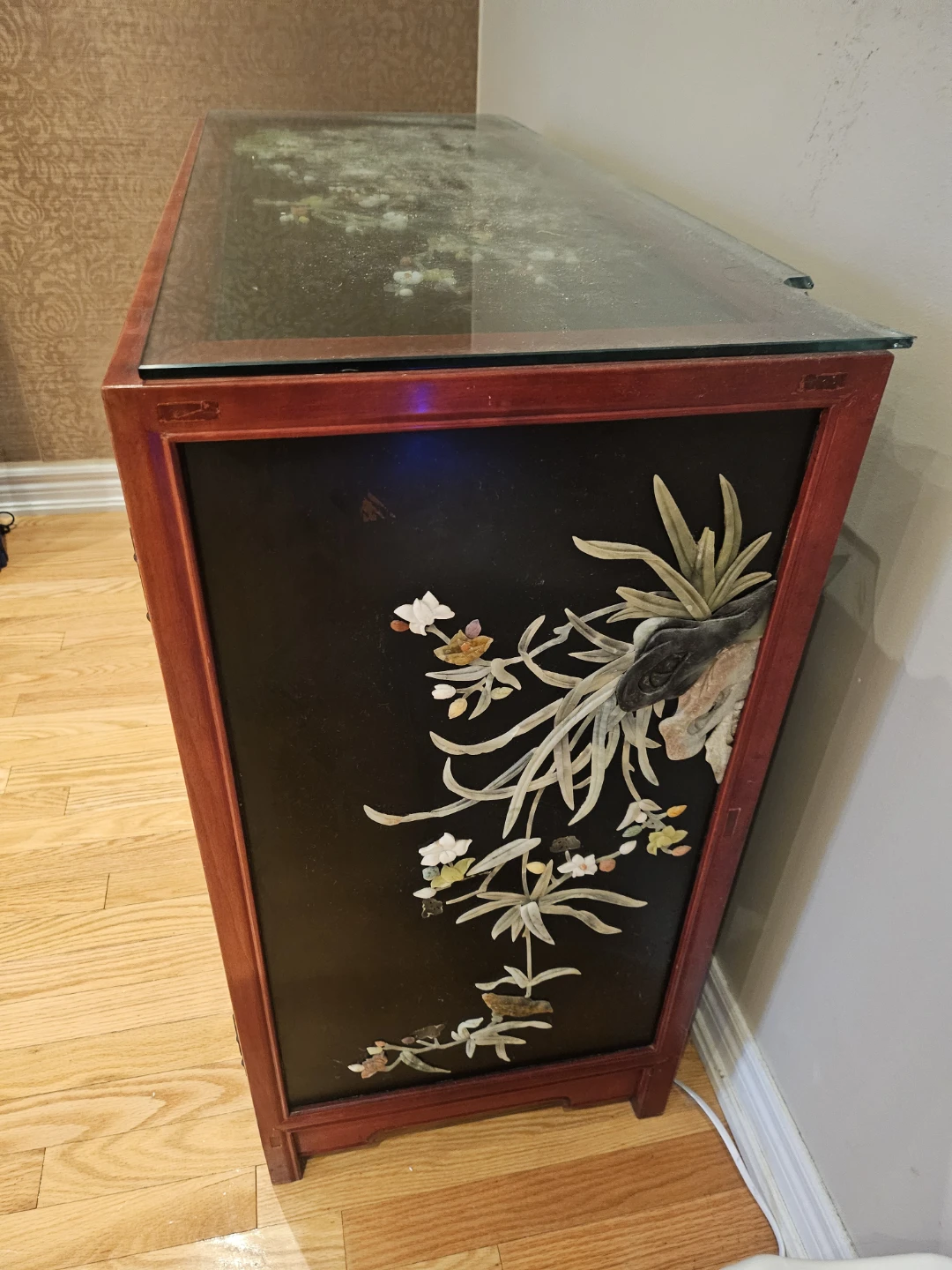 Decorative Oriental Cabinet with Mother-of-Pearl Inlay - photo 3