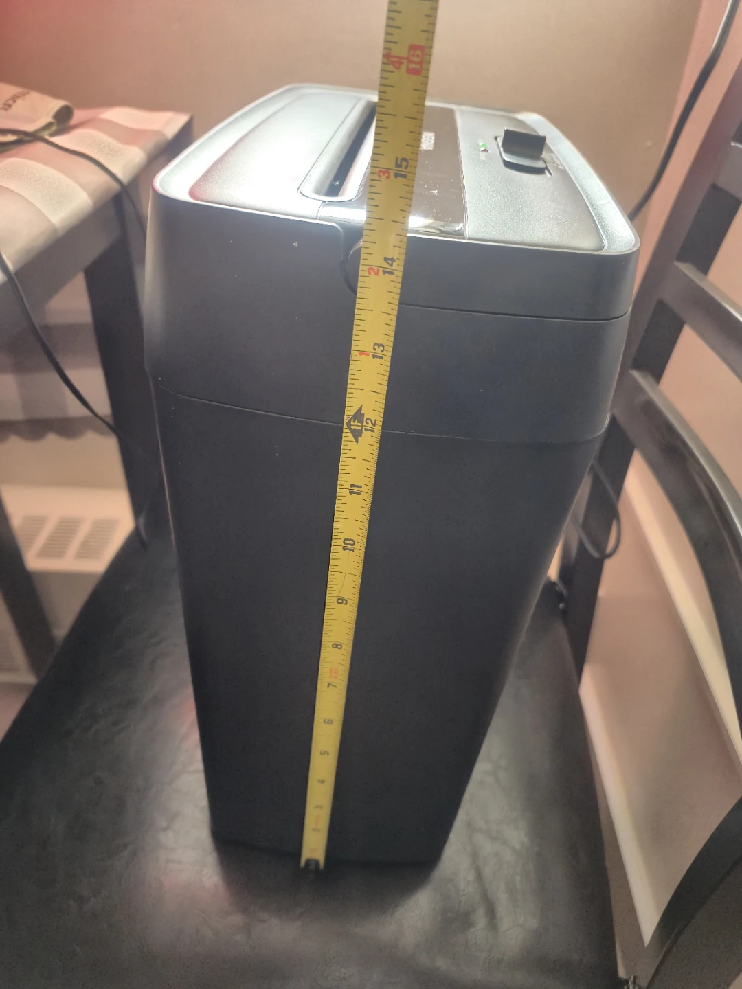 INSIGNIA PAPER SHREDDER - photo 4
