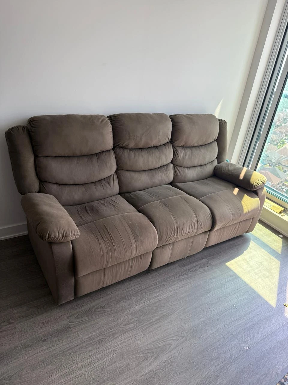 Brown Reclining Sofa -recliners not functional
