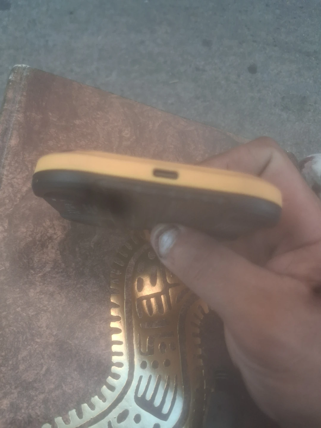DeWalt Wireless Charging Pad - photo 3