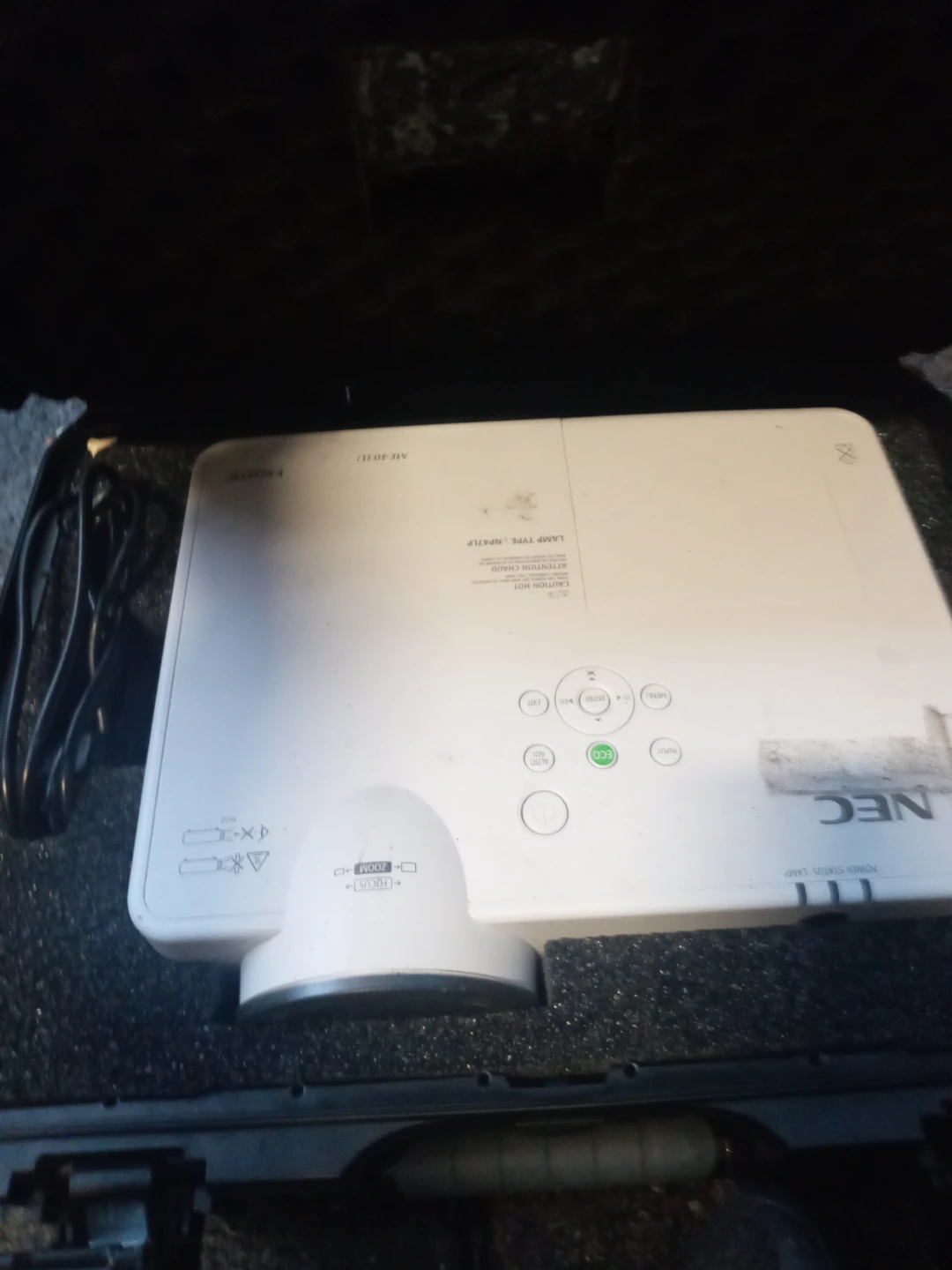 NEC NP-P471N Projector