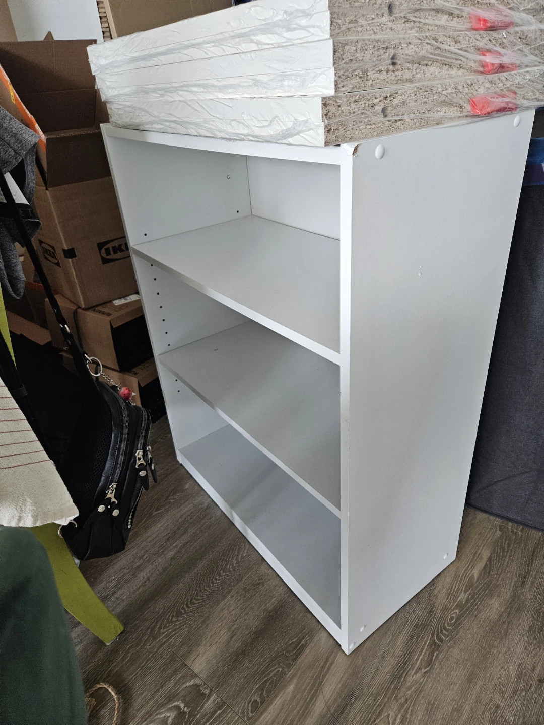 White Bookshelf with 4 Tiers